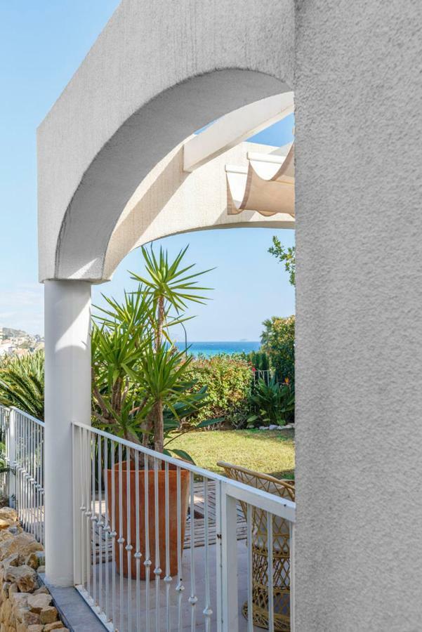 Bright Villa With Salt Water Pool El Campello Exteriör bild