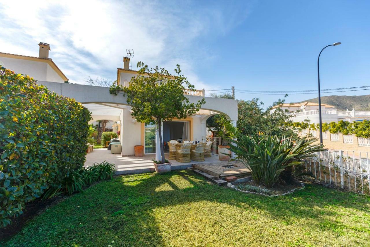 Bright Villa With Salt Water Pool El Campello Exteriör bild
