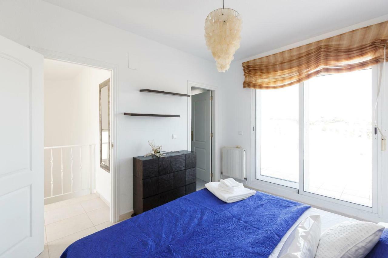 Bright Villa With Salt Water Pool El Campello Exteriör bild