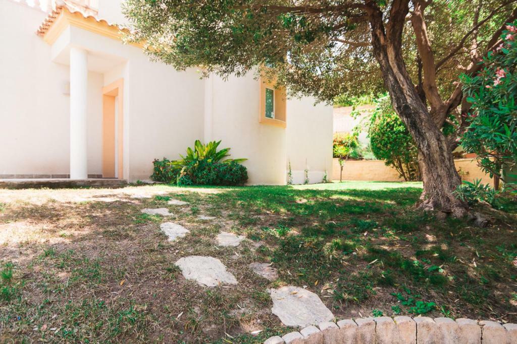 Bright Villa With Salt Water Pool El Campello Exteriör bild